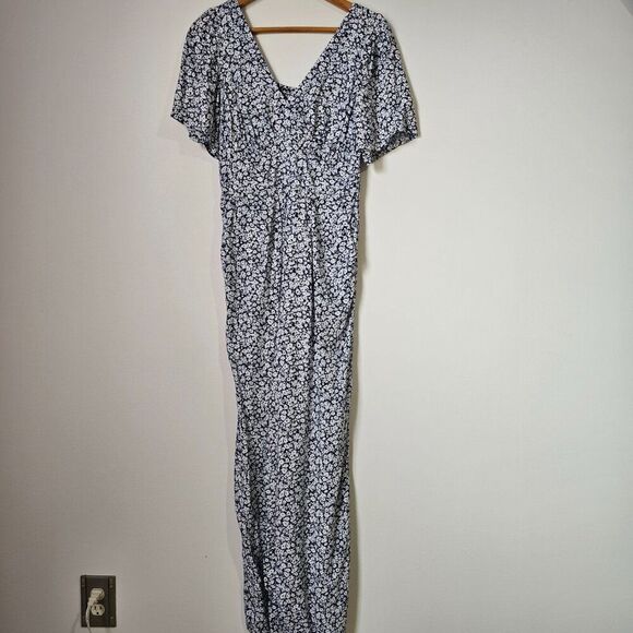 EUC OLD NAVY FLORAL V NECK SOFT JUMPSUIT SIZE SMALL - Picture 1 of 16